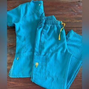 Wonder wink Women’s Scrubs